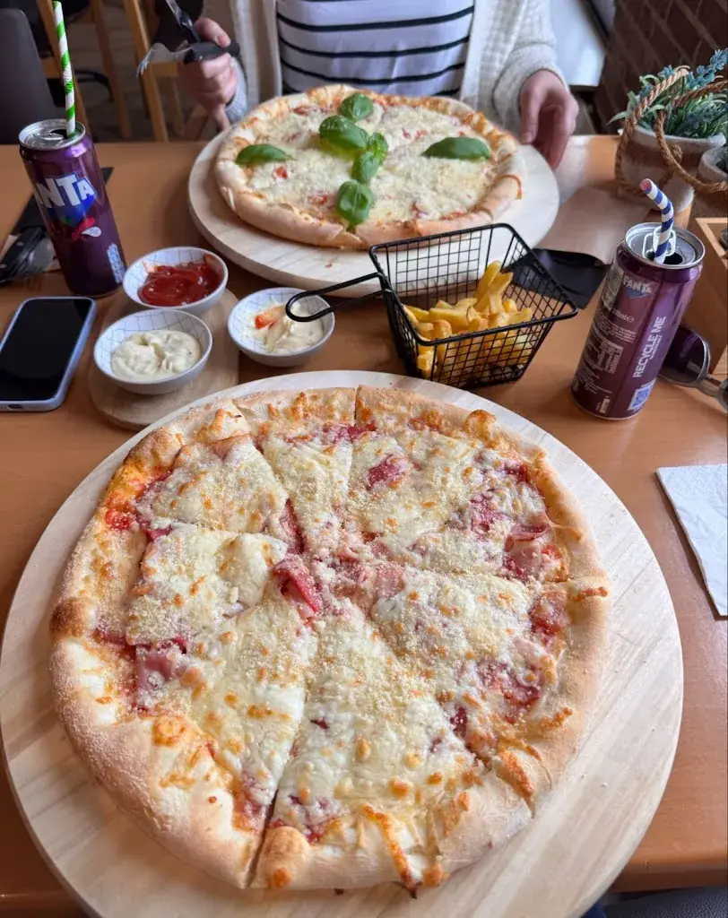 Timm S_Skyla Mackum_Makkum_recensione