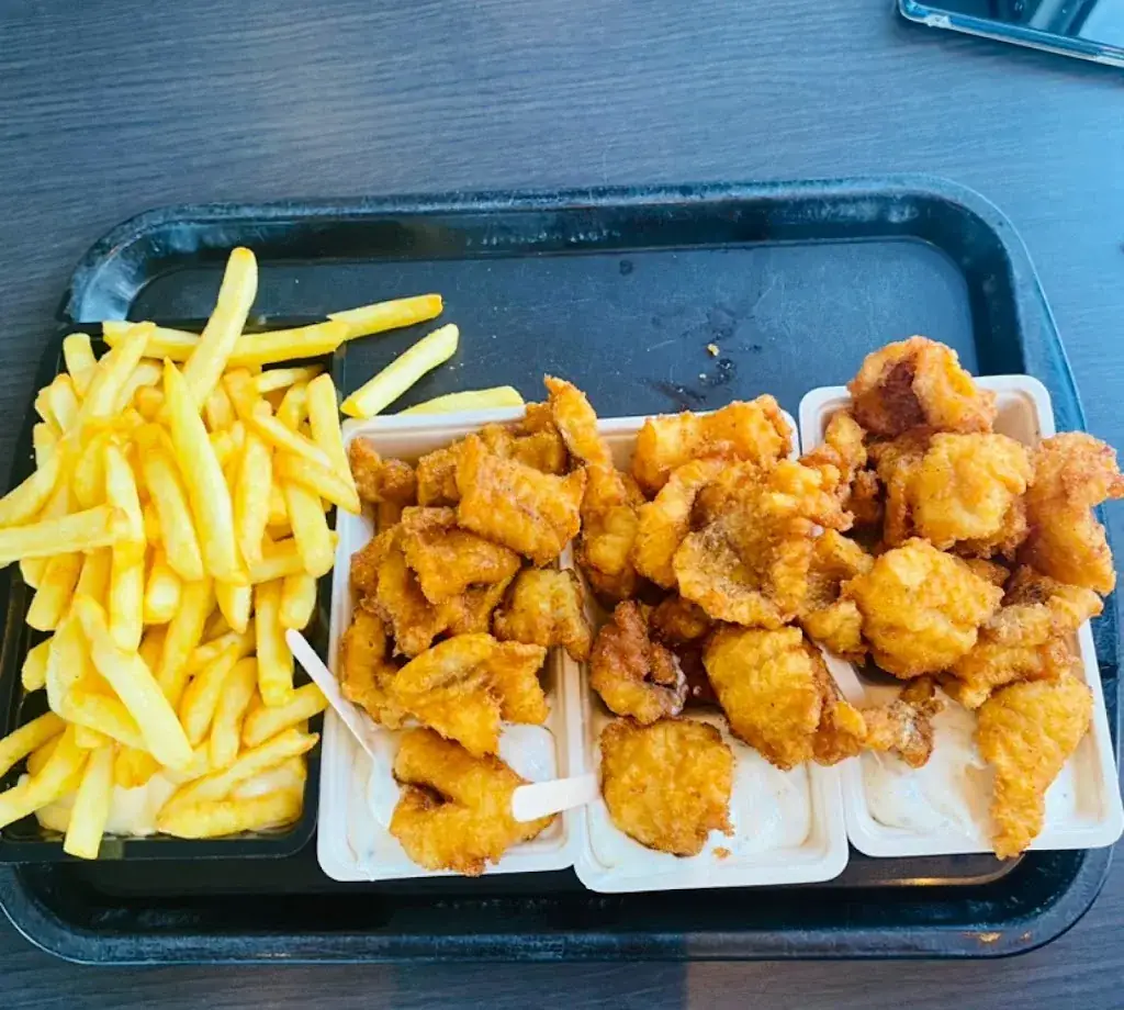 Phương Bùi_Hoek's Vis & Snack's_Makkum_review