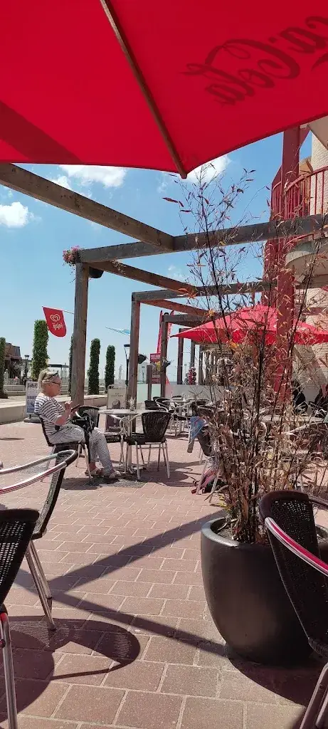 Hoek's Vis & Snack's_Makkum_slider_image_3