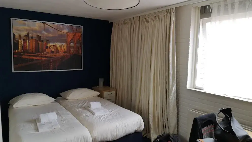 Ludo Van Raemdonck_Hotel & Restaurant De Waag_Makkum_review