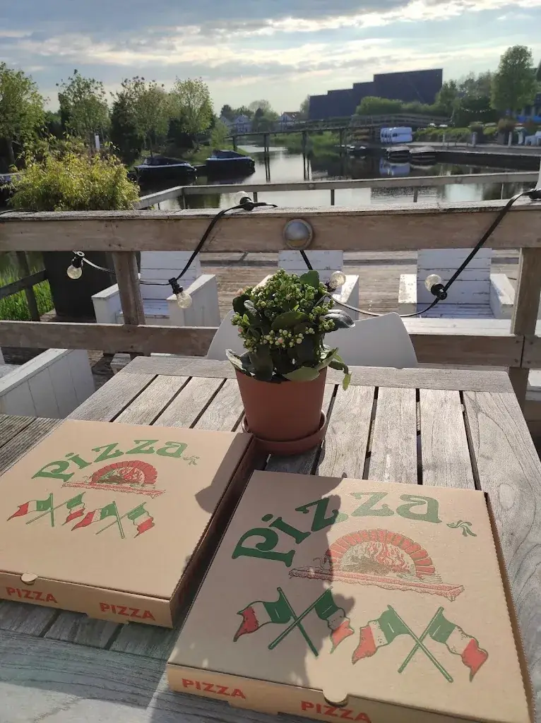 Captain’s Corner_Makkum_slider_image_3