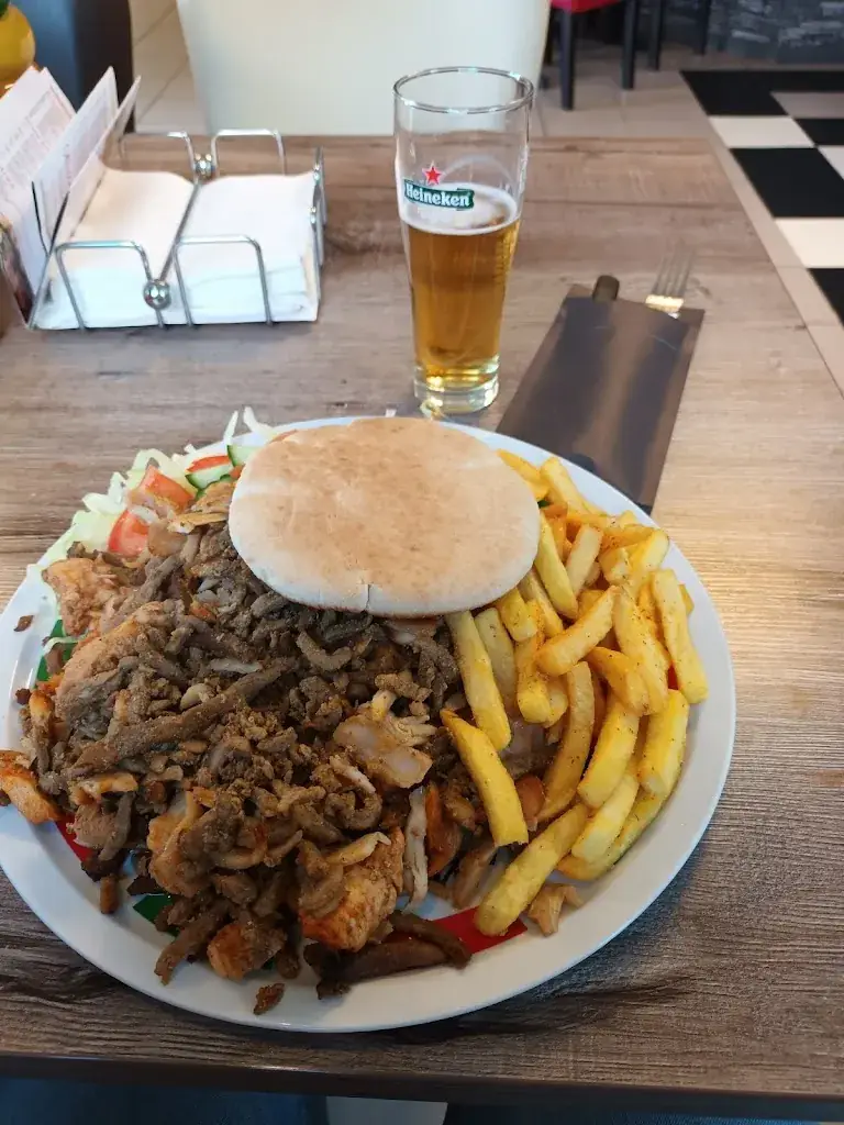 Menu_Bella Rita Grillroom Döner_Makkum_immagine_7