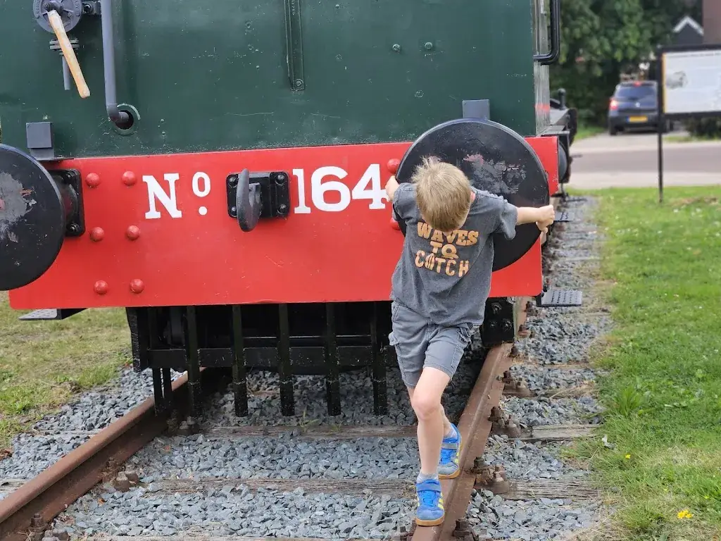 Gerjon Keukenkamp_Tramhalte Plein_Noordwolde_avis