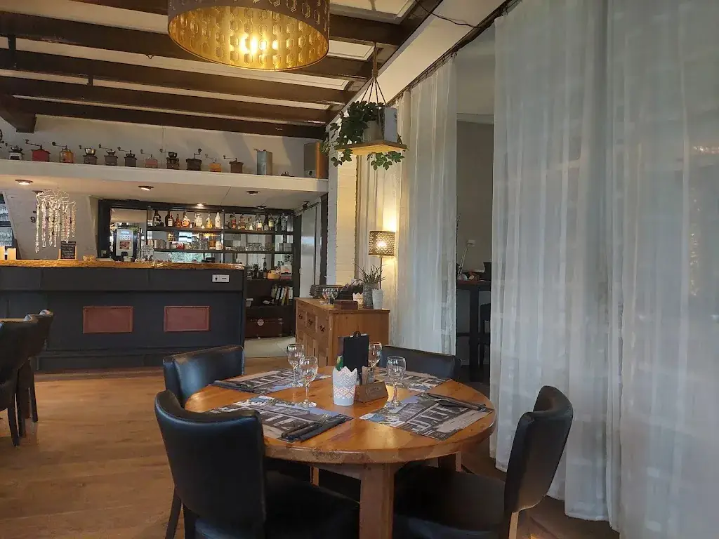 Aleksej Bium_Restaurant Boszicht_Nijeberkoop_avis