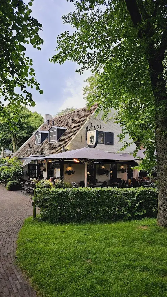 Willie Tan_Het Witte Paard_Nes_review