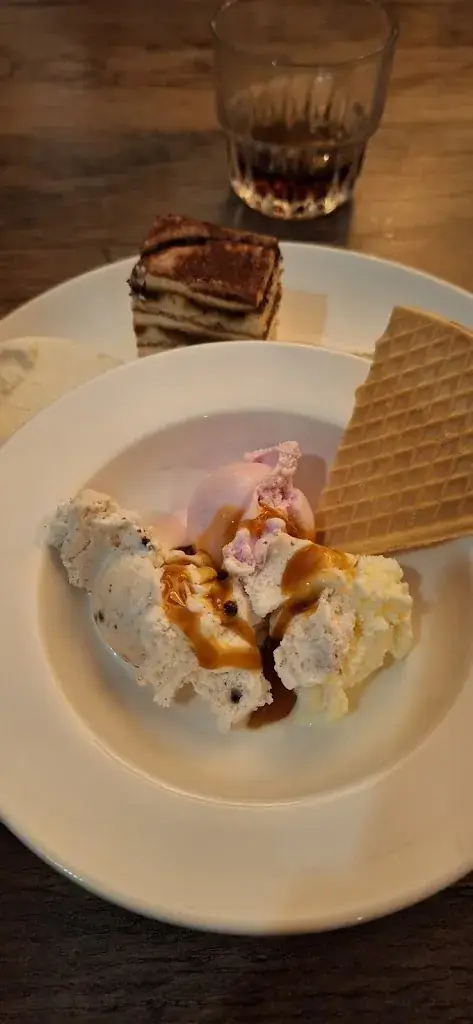 Michelle_Flamingo's Plaza Wokrestaurant_Emmen_review