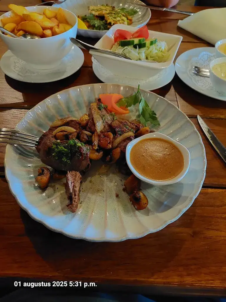 Wilco Hoogvorst_Specialiteiten Restaurant Balkan_Oosterwolde_review