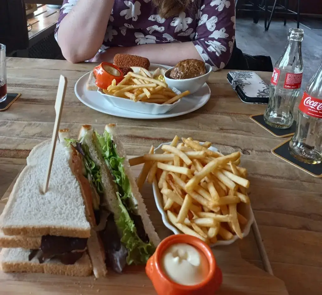 Grand Café Stationsplein 2_Oosterwolde_slider_image_3