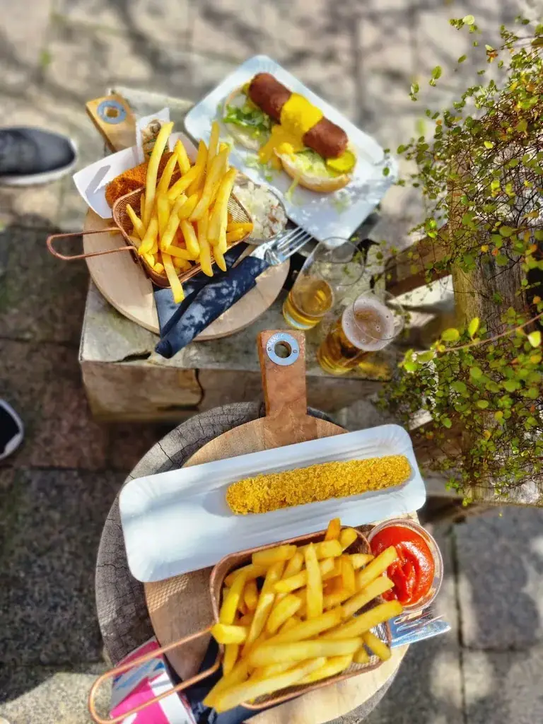 B. G. (B5rt)_De Oude Postduif_Jacobiparochie_review