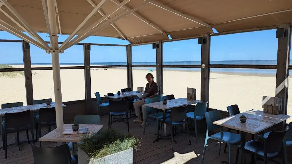 Mark Golden_Strandpaviljoen Oost, Vlieland_Oost-Vlieland_review