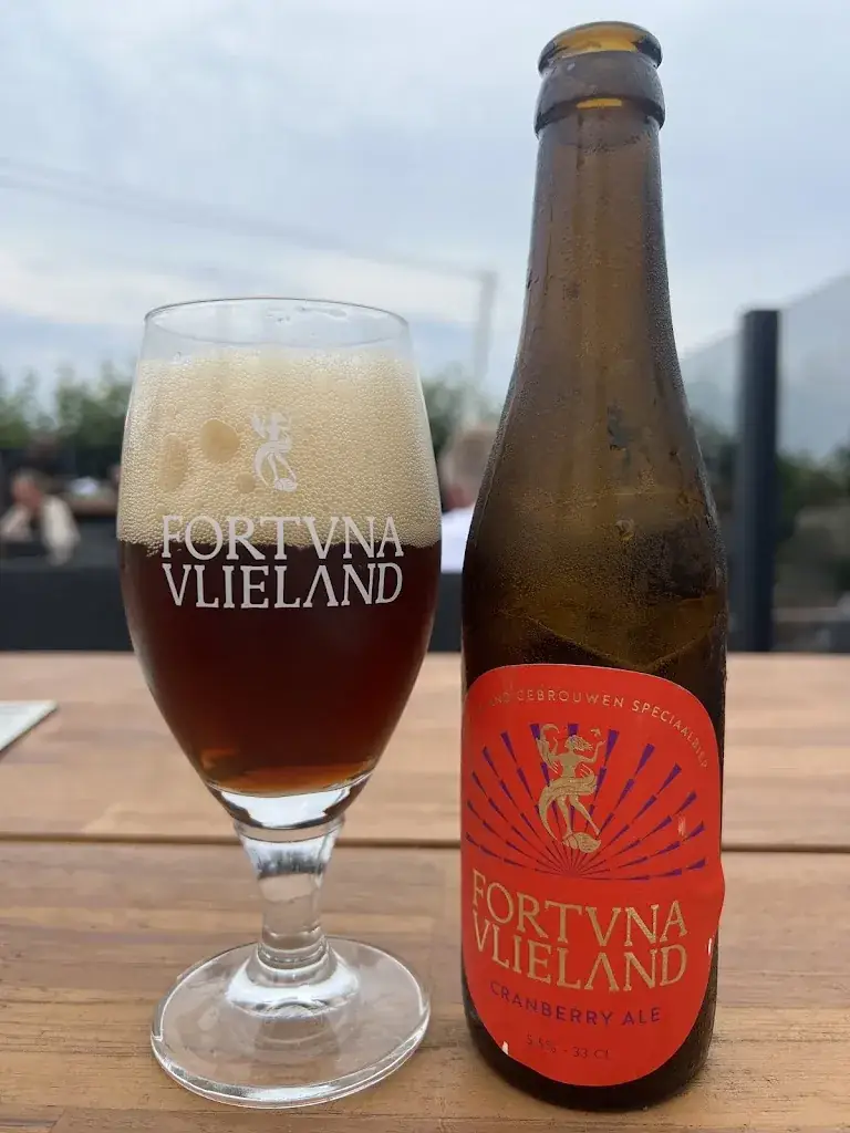 Isabella Dos Santos_De Oude Stoep B.V._Oost-Vlieland_review
