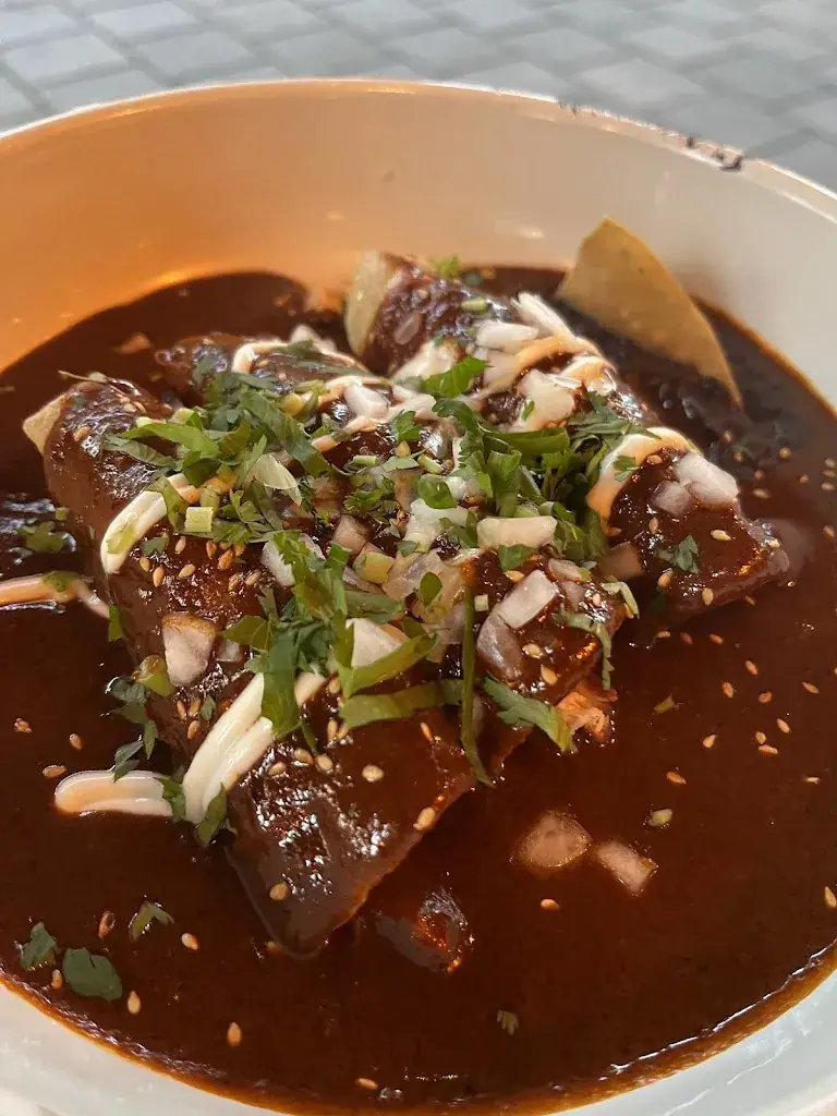 Joan Basora_LUPE_Amsterdam_avis