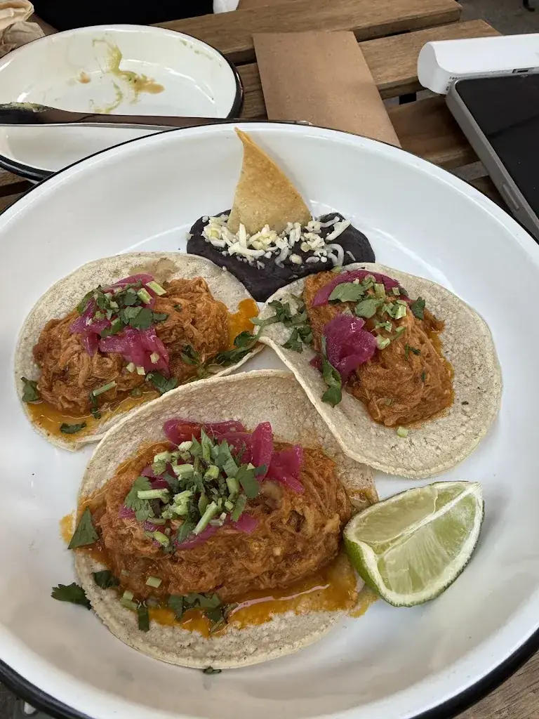 Yaqi Xie_LUPE_Amsterdam_avis