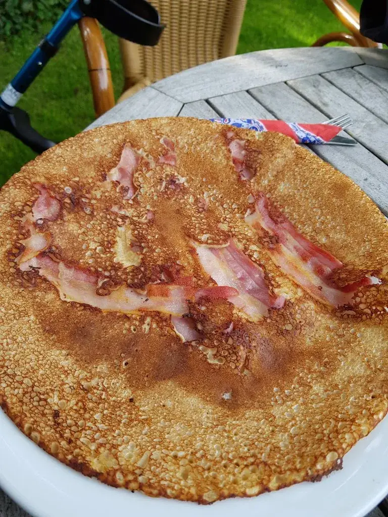 Kimha van rossen_Oud Saksische Koffie- & Pannenkoekboerderij 't Hoes van Hol-An_Aalden_reseña