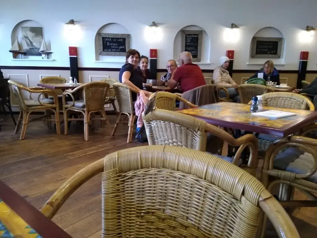 Rafayel Gardishyan_Lunchroom De Koffiekajuit_Schiermonnikoog_avis