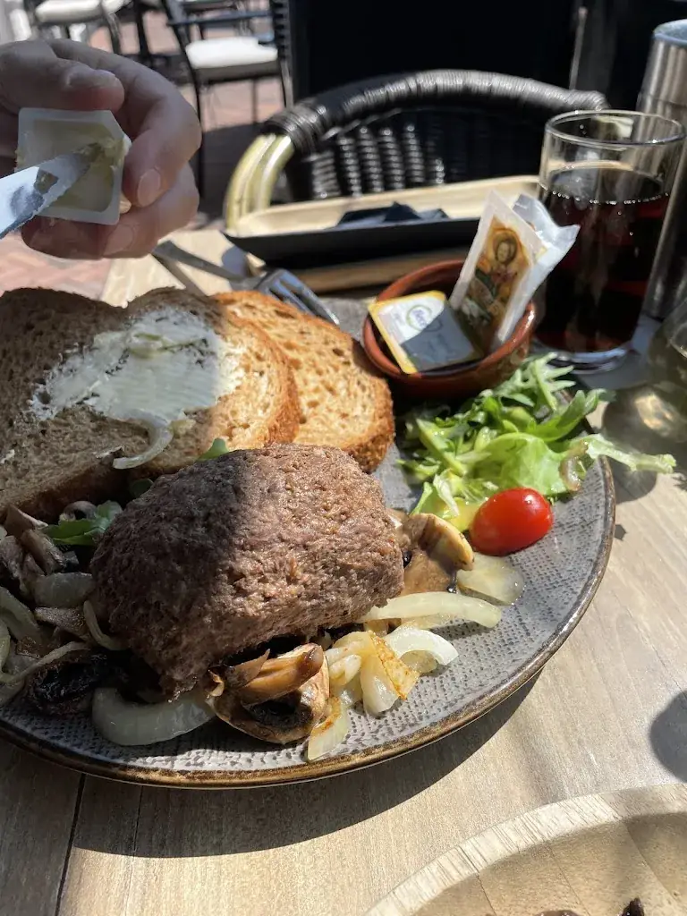 Journalde Trinh_it Stee foar Iters en Drinkers_Surhuisterveen_recensione