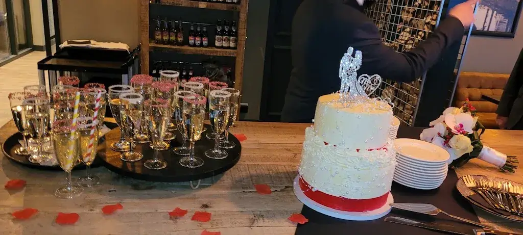 Claudia Elena_De Dikke Draai | Surhuisterveen | Restaurant | Bowling | Zalen | Cafetaria_Surhuisterveen_avis