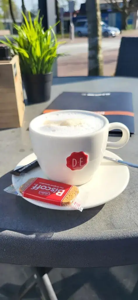 Sjoukje De Jong_De Dikke Draai | Surhuisterveen | Restaurant | Bowling | Zalen | Cafetaria_Surhuisterveen_avis