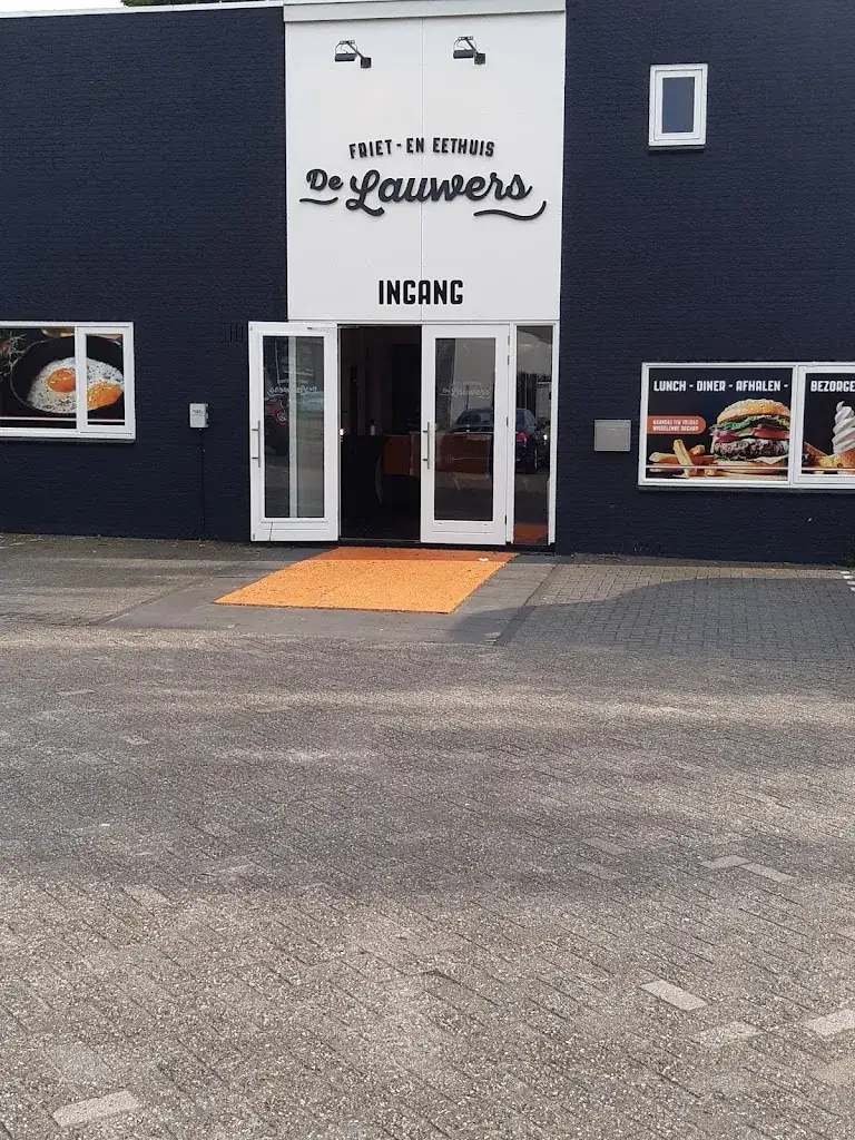 Friet- en Eethuis de Lauwers restaurante en Surhuisterveen