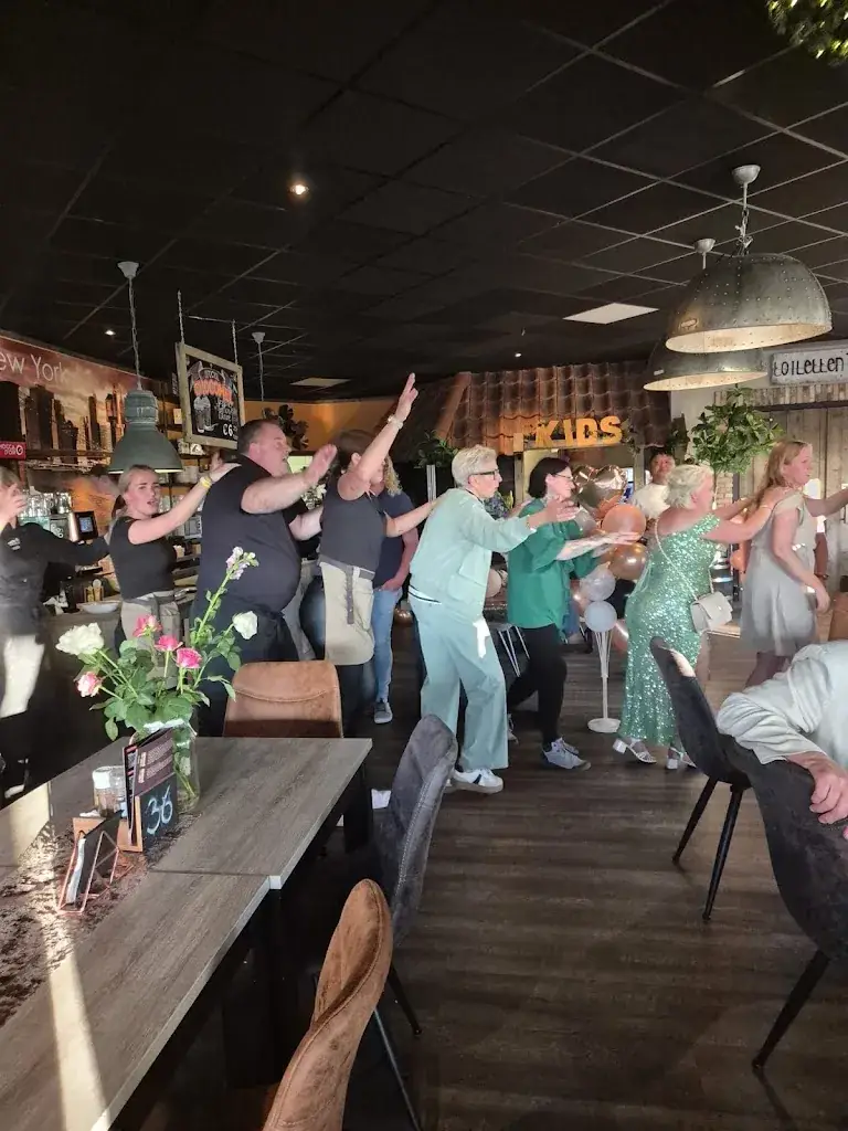 MultiPassoa_De Piramide_Opende_reseña