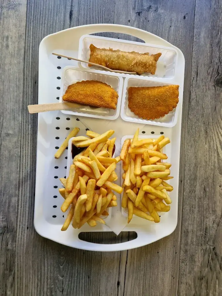 Billem Schoon_Snackbar 't Hoekje Surhuisterveen_Surhuisterveen_review