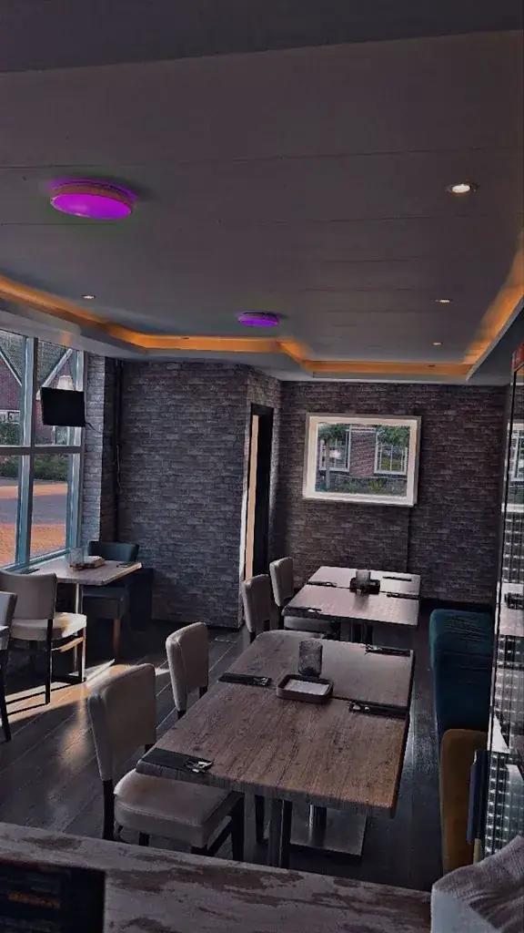 Pizzeria Döner Huis restaurante en Surhuisterveen