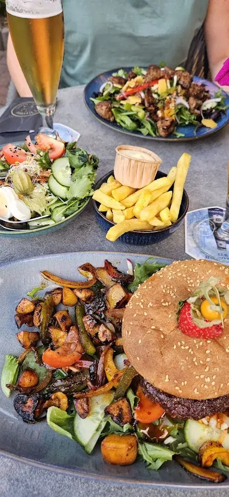 Holger Osterkamp_Eetcafé - Feesterij 't Vertier_Afferden_review