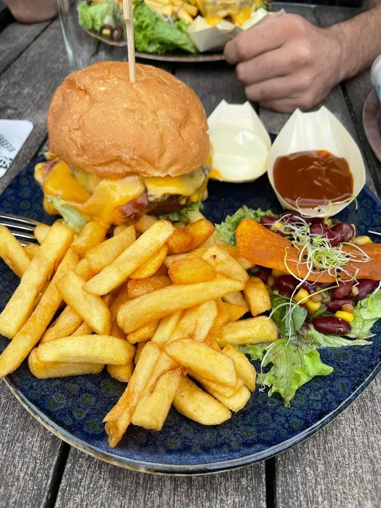 Christoph Lehmann_Cafe Mustache_'s-Heerenberg_review