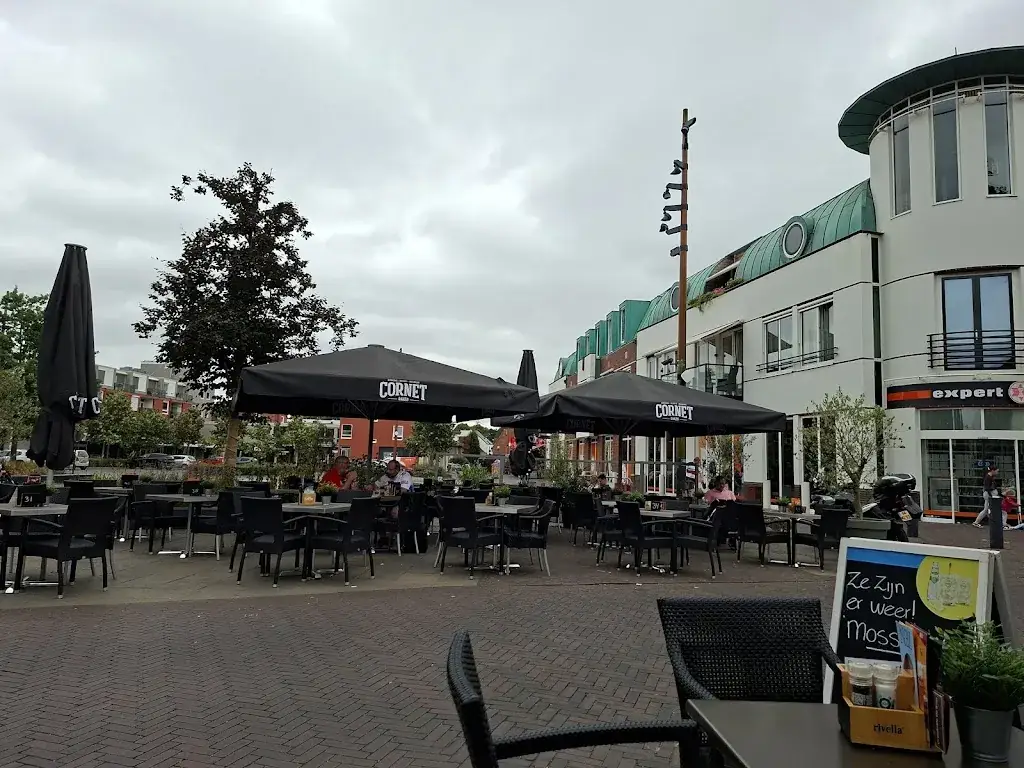 Cafe Mustache_'s-Heerenberg_slider_image_3