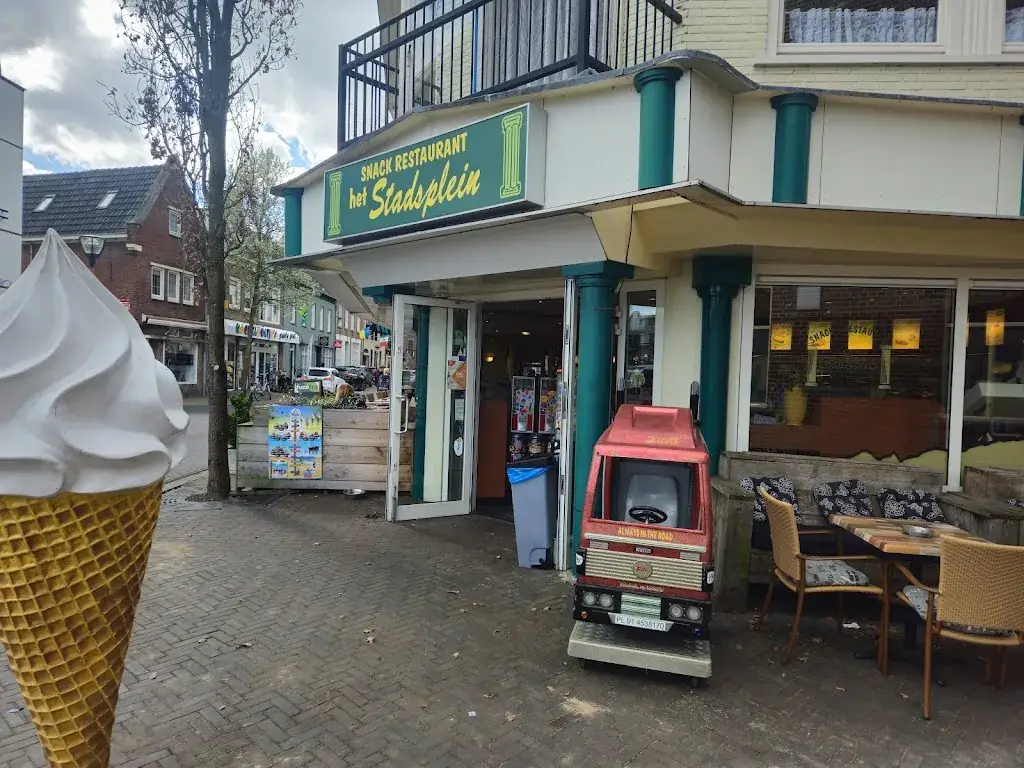 Christian Wiergowski_Snackrestaurant Het Stadsplein_'s-Heerenberg_review