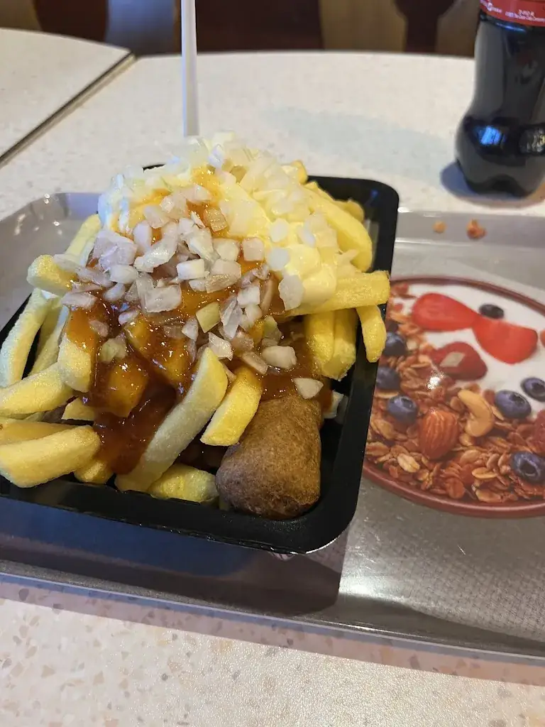 Homeless_Snackrestaurant Het Stadsplein_'s-Heerenberg_review