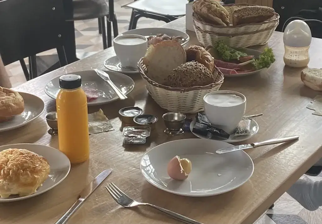 Robbert Smolders_BROODS, broodjesbar & drive-thru_Zeddam_review