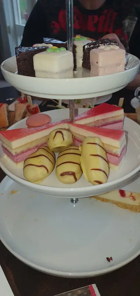 LADYDEMONSSSS_Restaurant Bruisss_Wolvega_avis