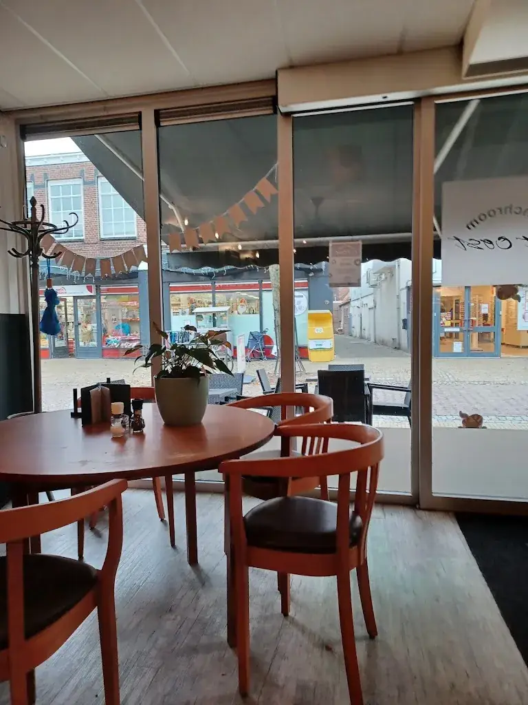 Lunchroom Op 't Oost Restaurant in Wolvega