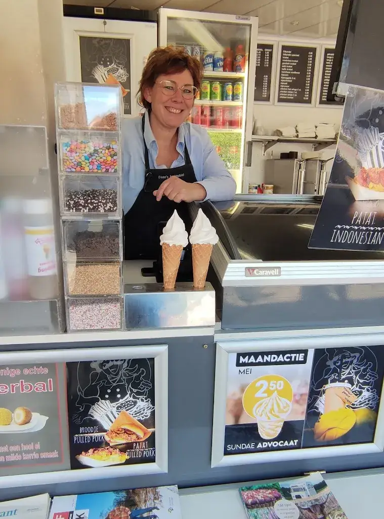 Koos Venema_Daan's Snackmobiel_Aalden_review