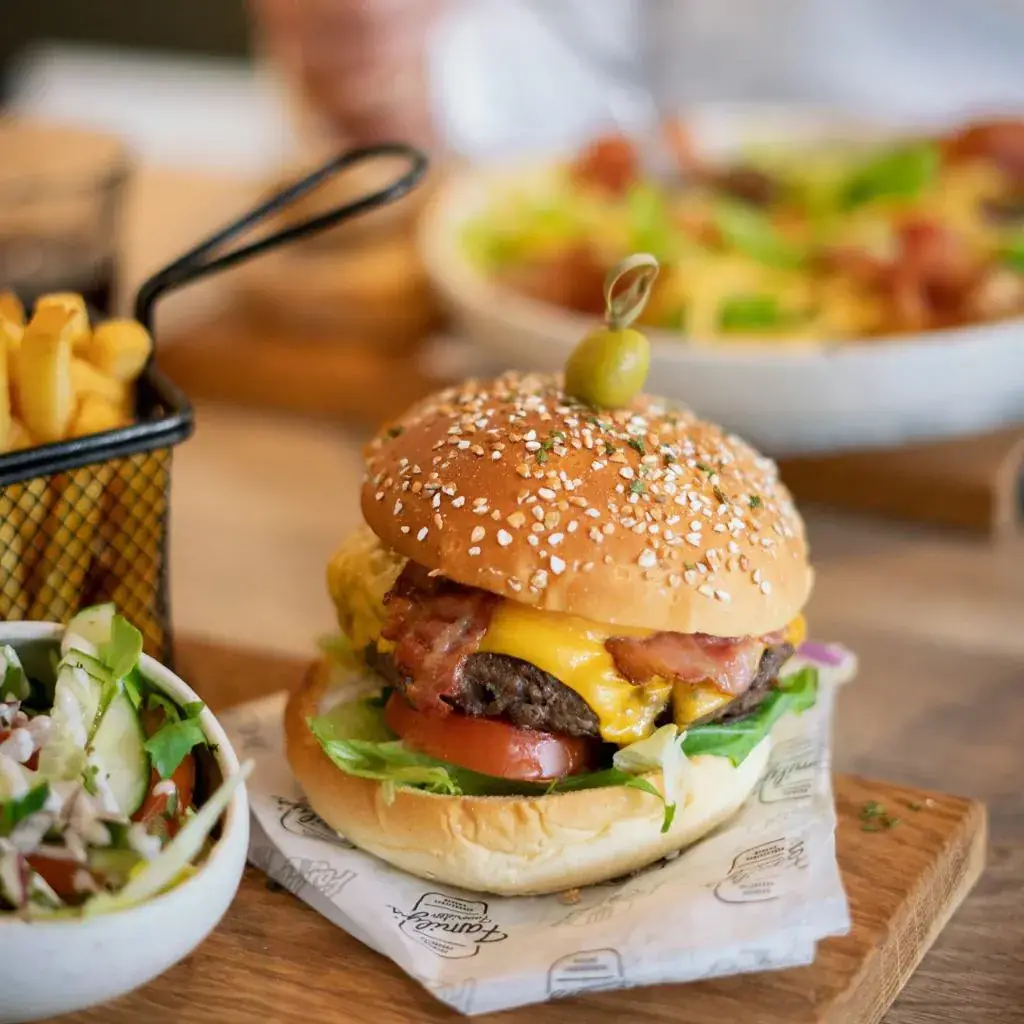 Eethuis/Cafetaria Family Het Hof_Oldemarkt_slider_image_2