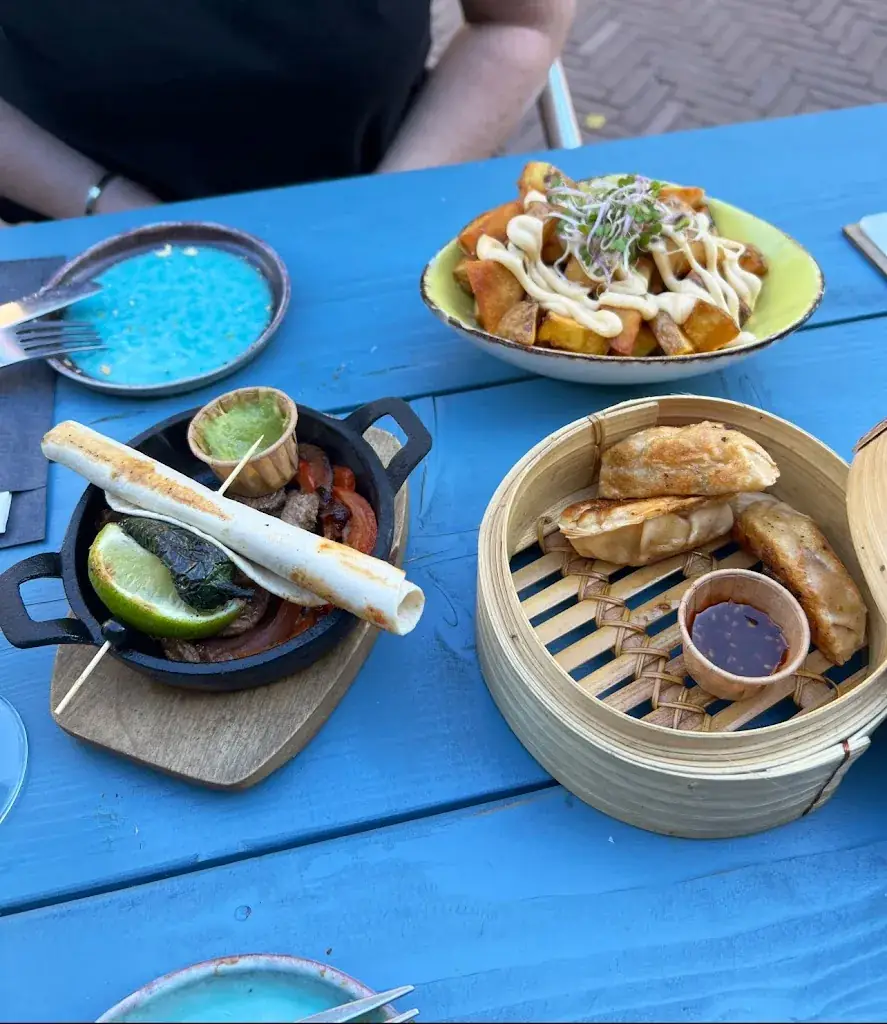 Colin_Restaurant El Mundo_West-Terschelling_avis