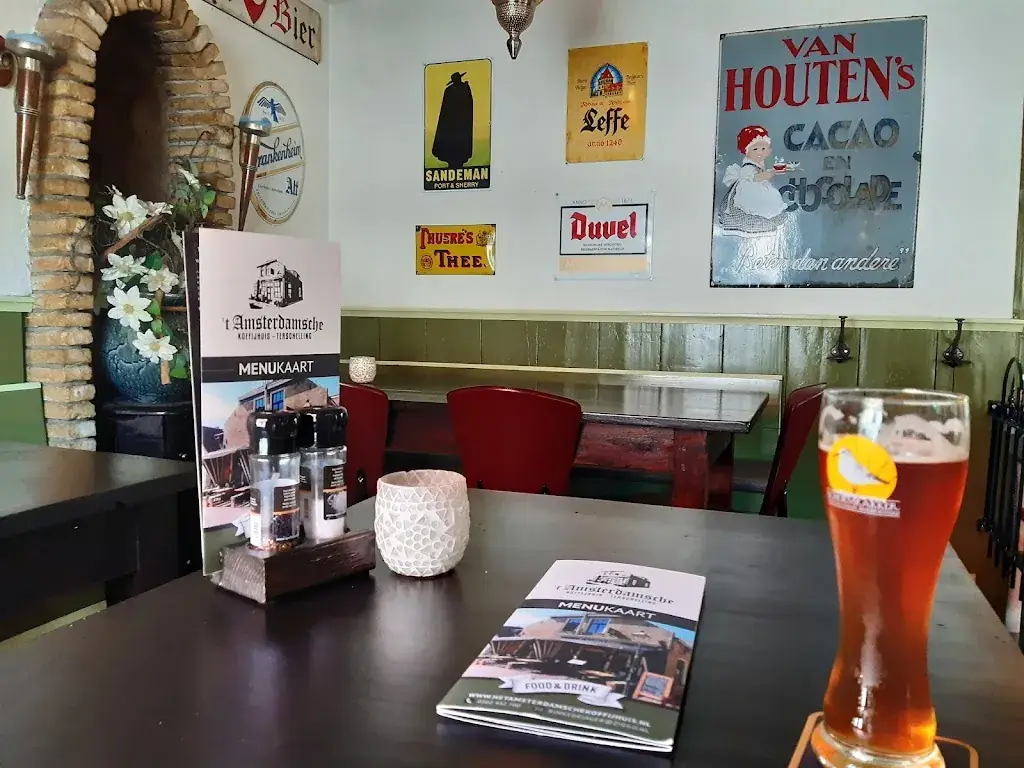 Mich Jon_Amsterdamsch Koffijhuis_West-Terschelling_recensione