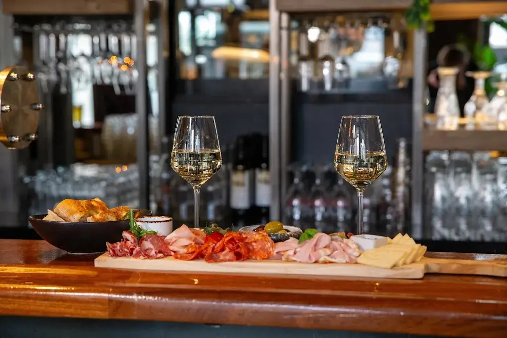 Fratelli Restaurant & Bar_West-Terschelling_slider_image_2