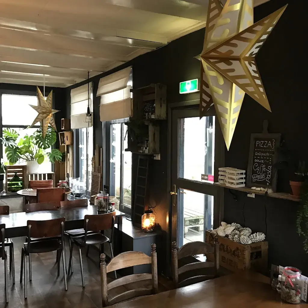 Pizzeria en Restaurant Isola Bella_West-Terschelling_slider_image_1