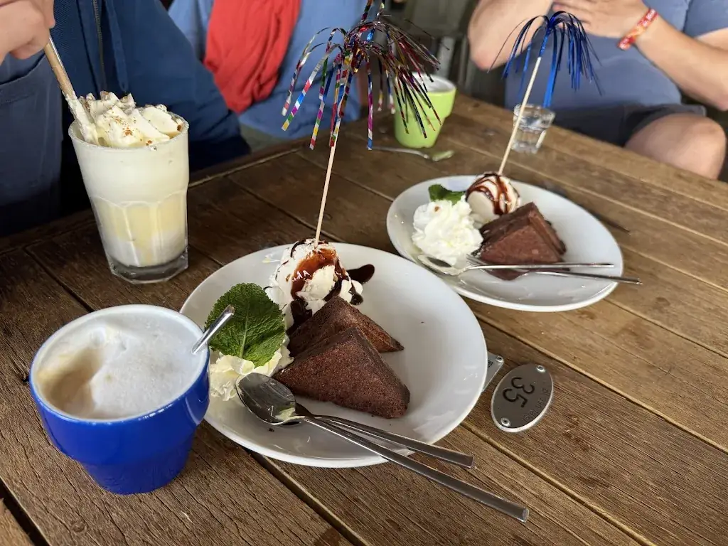 SW L_Strandpaviljoen De Branding_Midsland_review