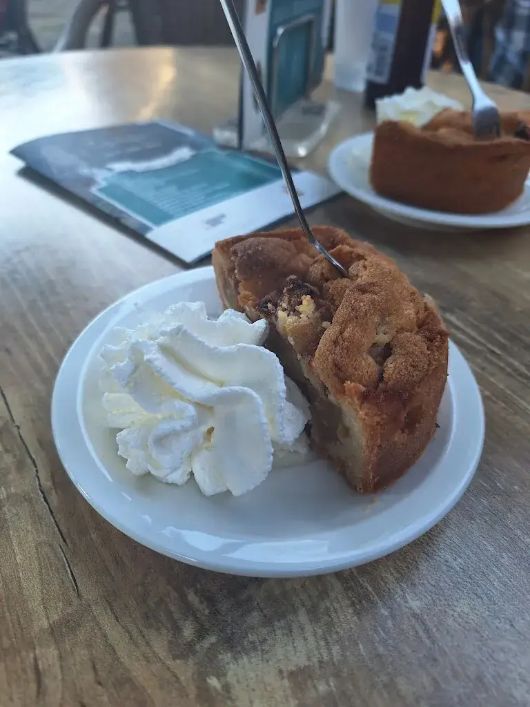 DI Vine_Parlor & Lunch 