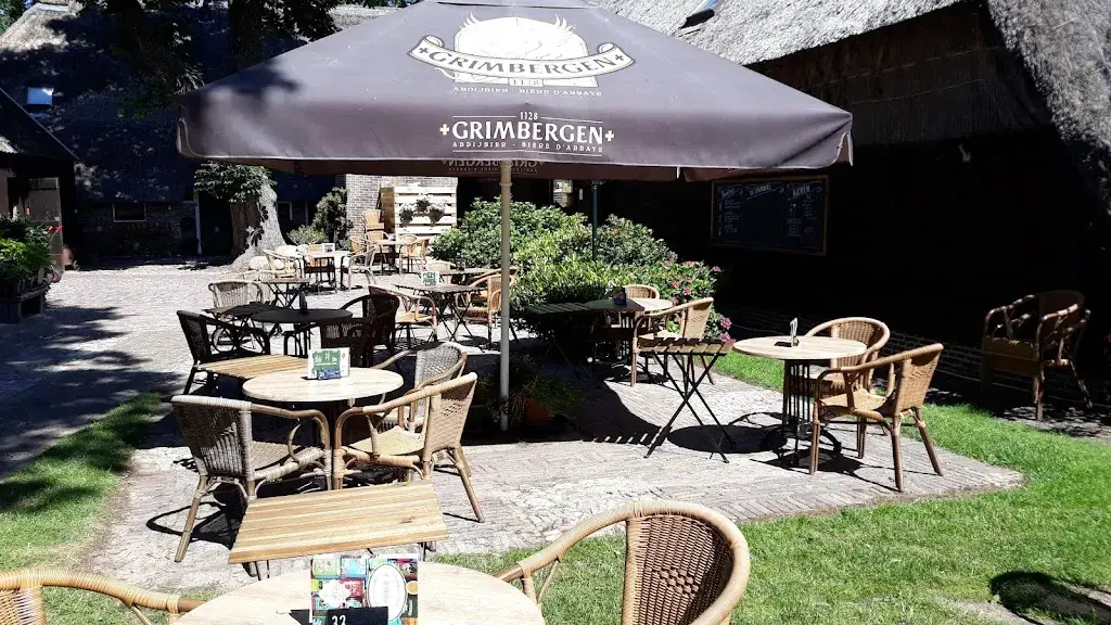 Parlor & Lunch "Museum Antique" restaurant in Orvelte