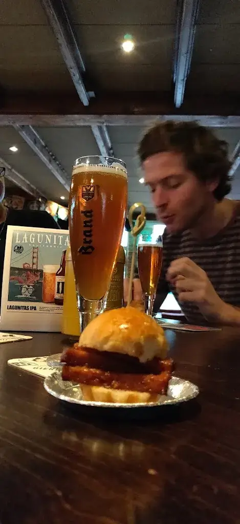 Luuk Muskens_The Sacred Heart Pub_Ammerzoden_review