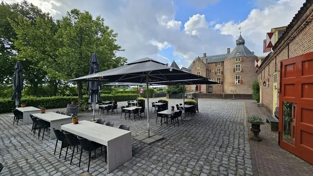 Koetshuis Kasteel Ammersoyen_Ammerzoden_slider_image_3