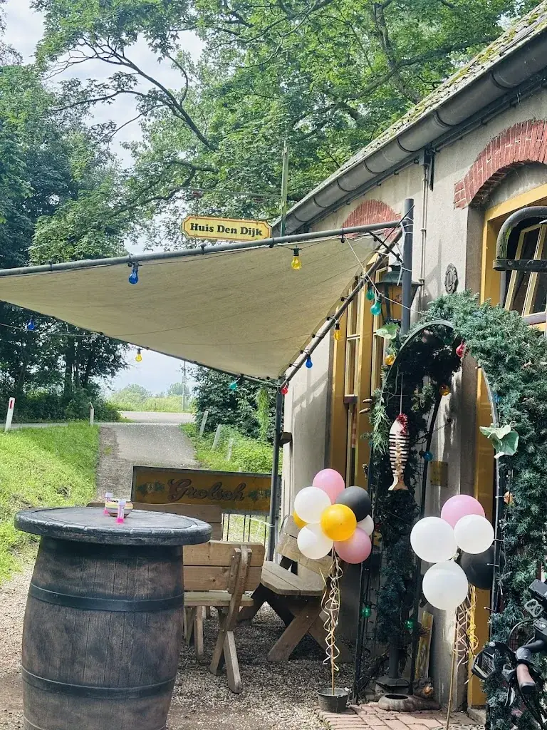 Café Huis Den Dijk restaurante en Babberich