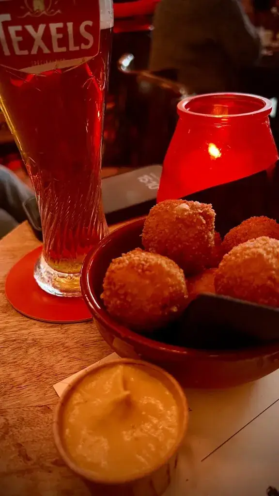 MerijnGarry Home_Tapperij Hendrick_Doesburg_review