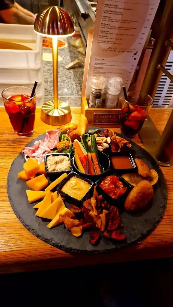 August Dong_'Goed.' Proeven_Arnhem_review