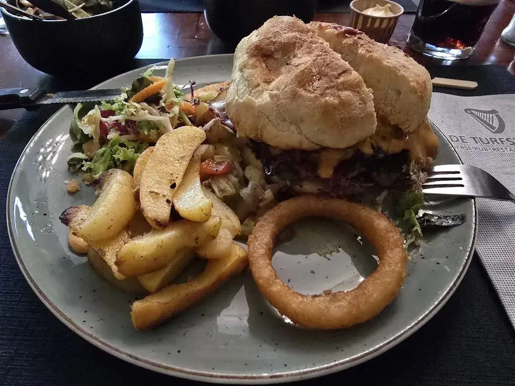 Stephen Riley_De Turfsteker • Ierse Pub • Restaurant • Zalen_Westerbork_review