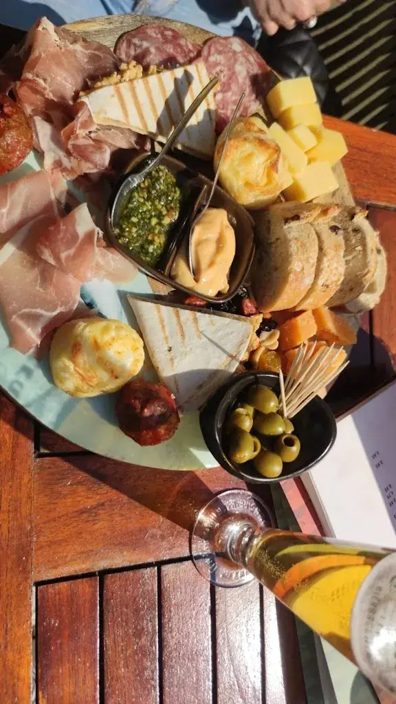 leonor dias_Lunch- en Wijnbar Rembrandt_Apeldoorn_review